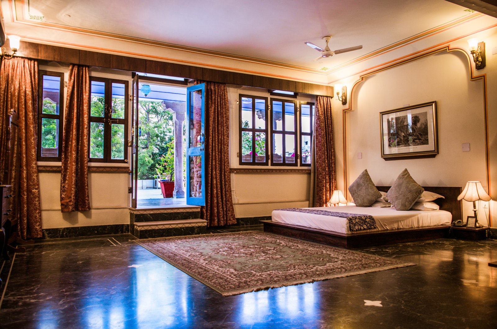 Courtyard Room