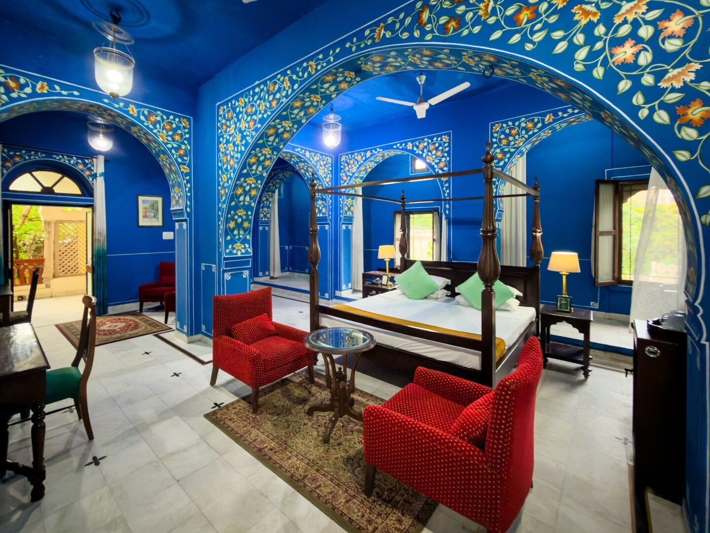 Courtyard Room